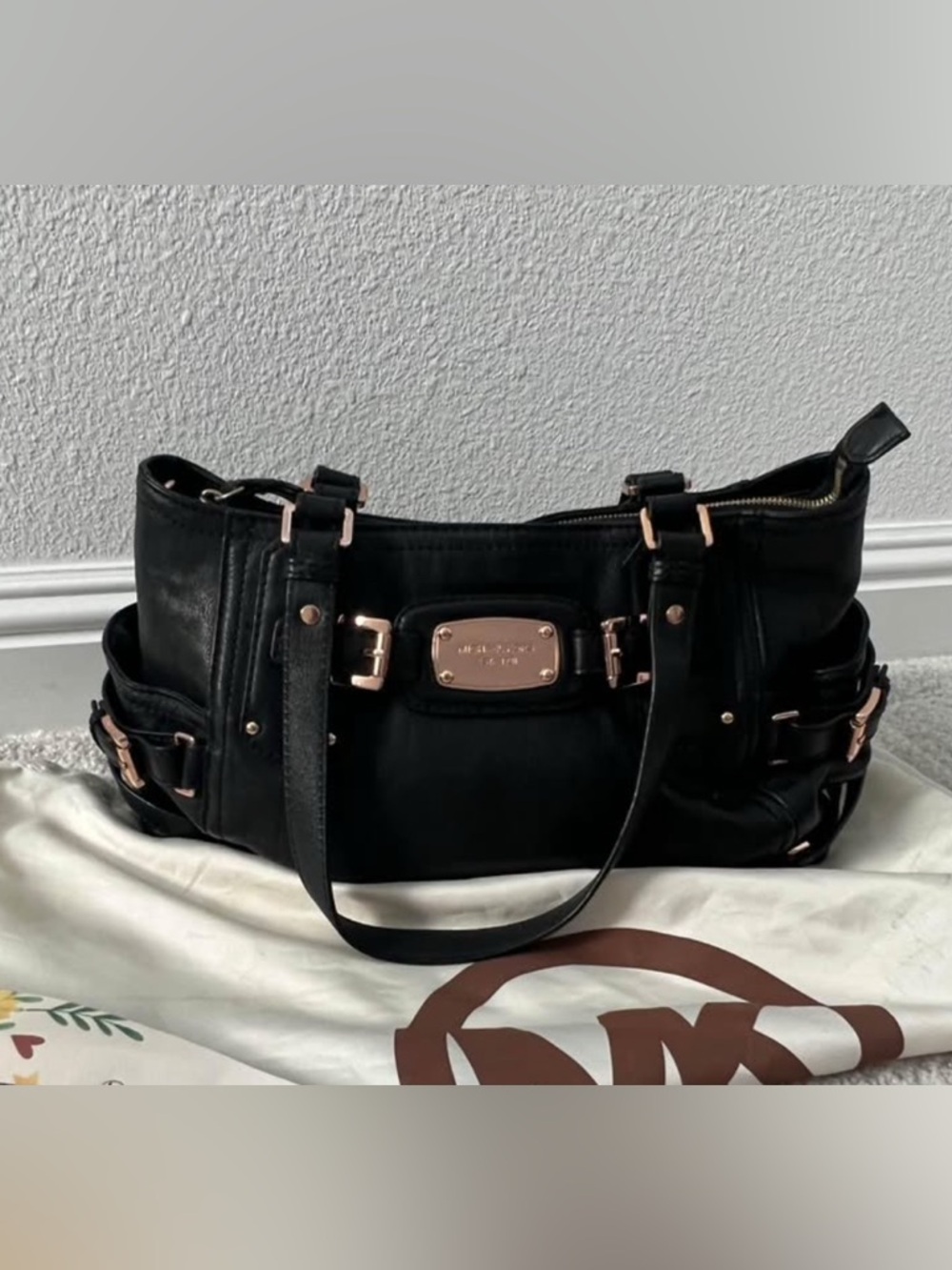 Beautiful Michael Kors Black Leather Bag satchel with Gold Plate handbag